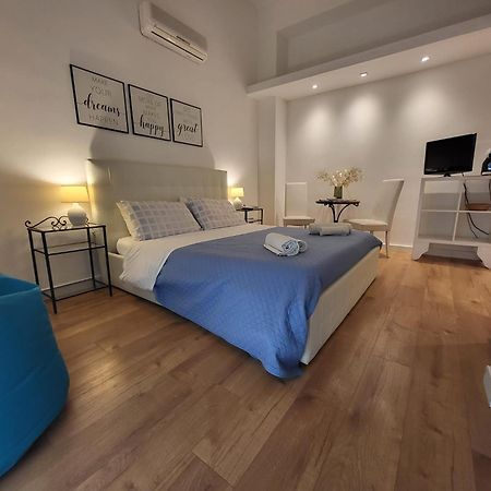 Bed and Breakfast Living Кальяри Экстерьер фото